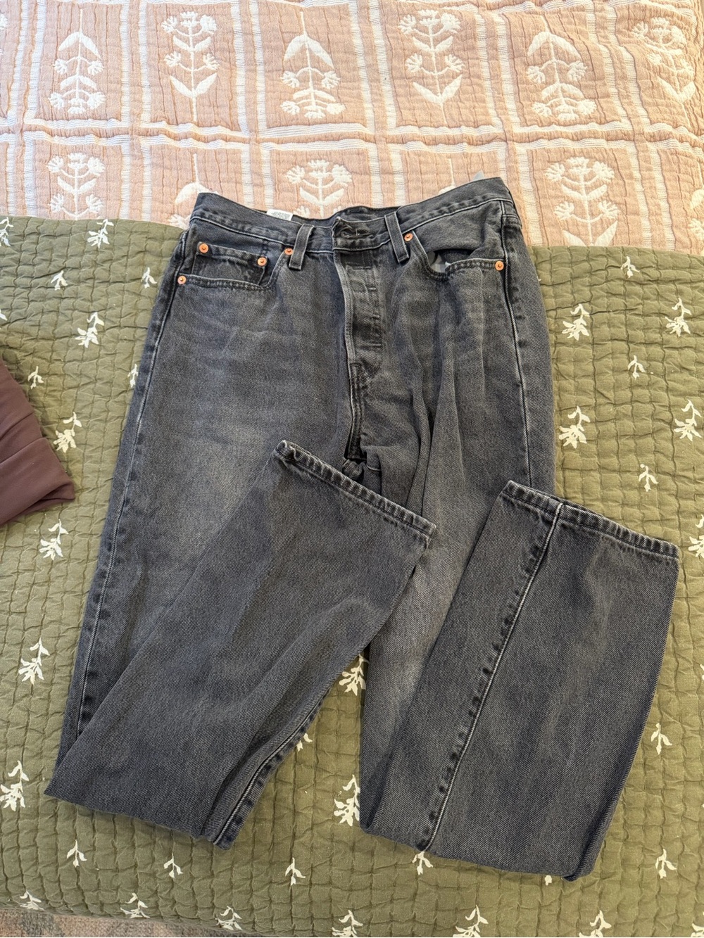 Levi's Women's Relaxed Straight Black-Grey Washed Jeans
